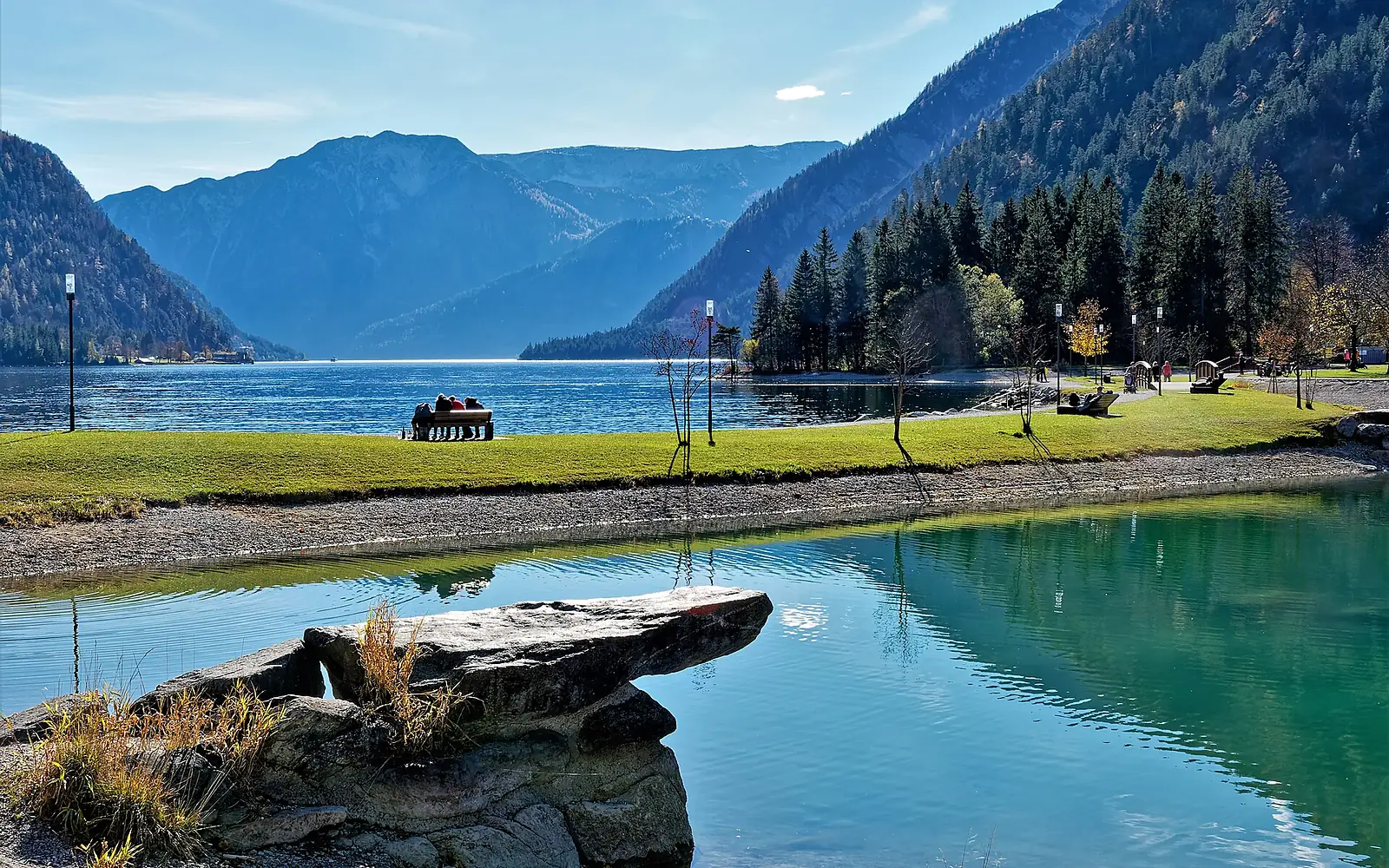 380 m über dem Inntal liegt der Achensee. 03
