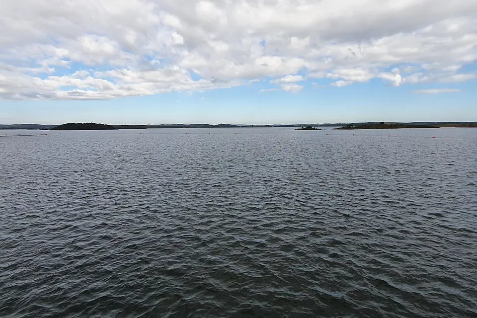 Albufeira da Barragem de Alqueva 01