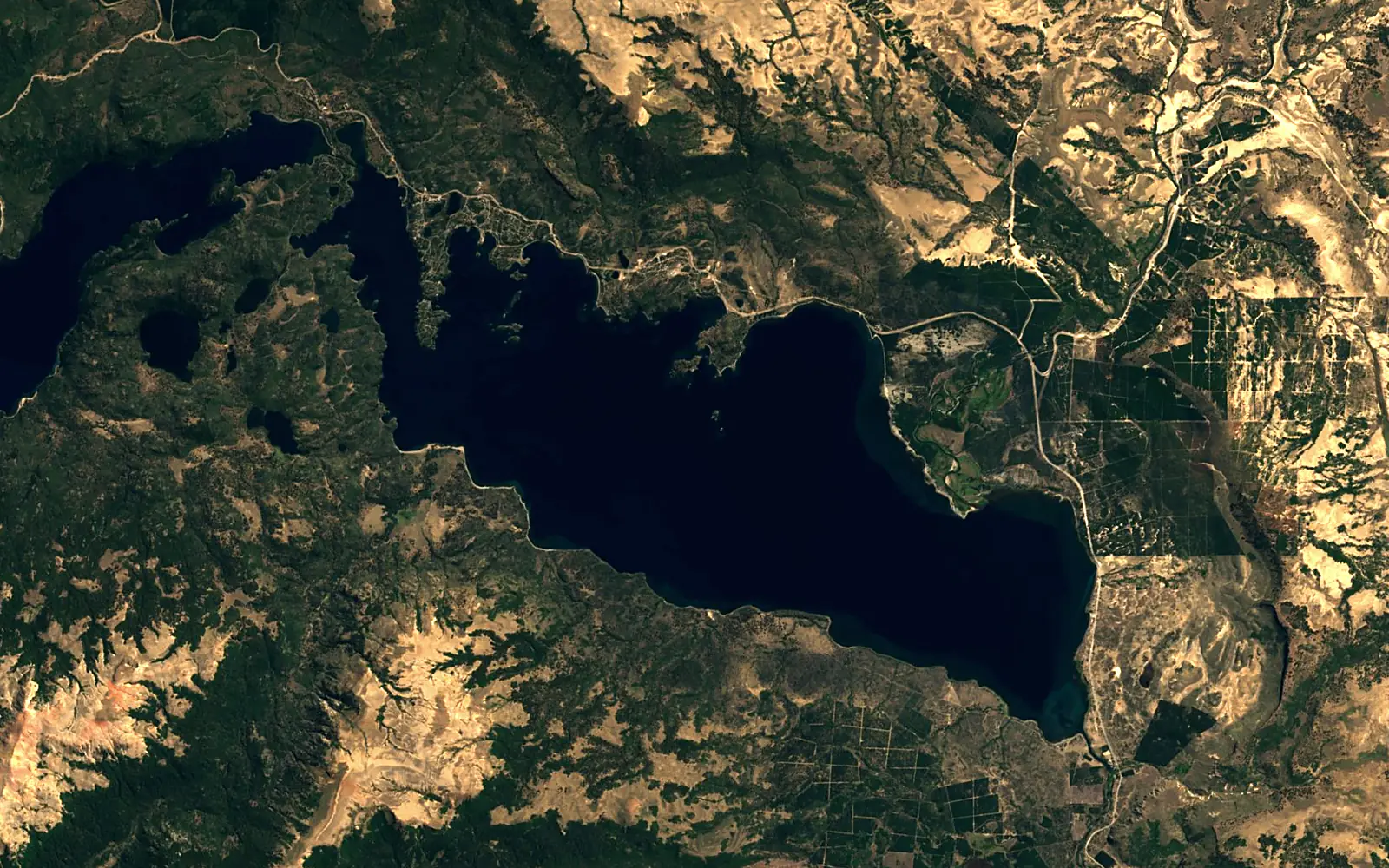 Aluminé Lake seen from space (Sentinel-2)