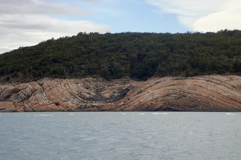 Formación rocosa - Lago Argentino - Santa Cruz, Argentina