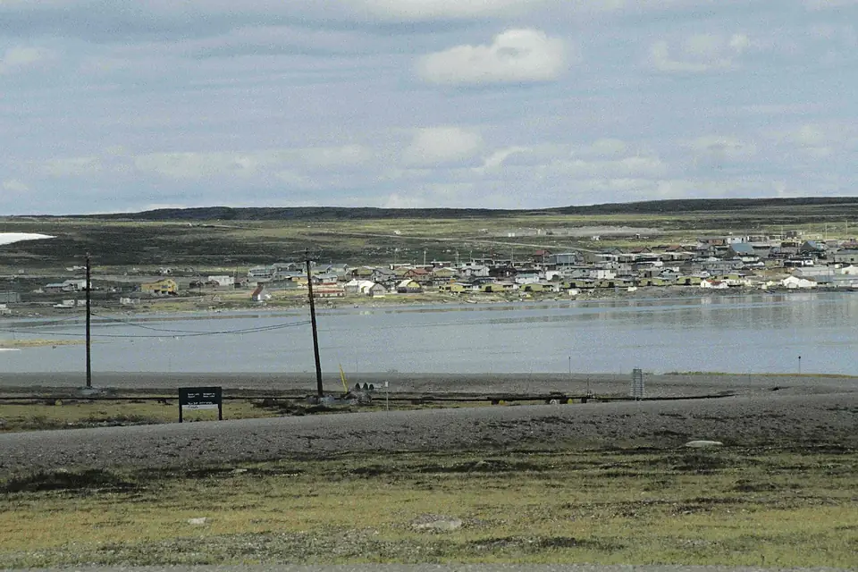 Baker Lake Community 1995-06-29