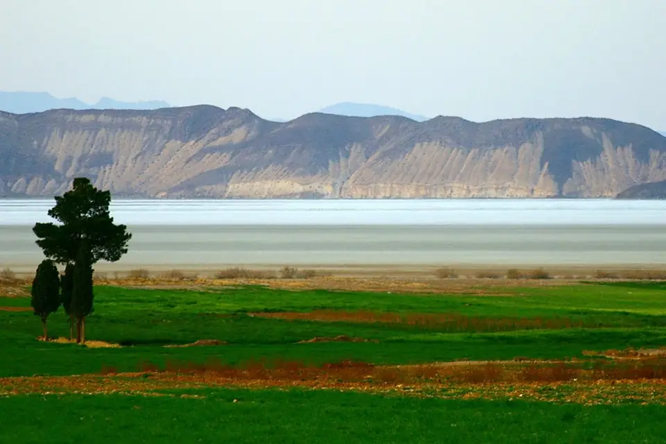 Bakhtegan Lake