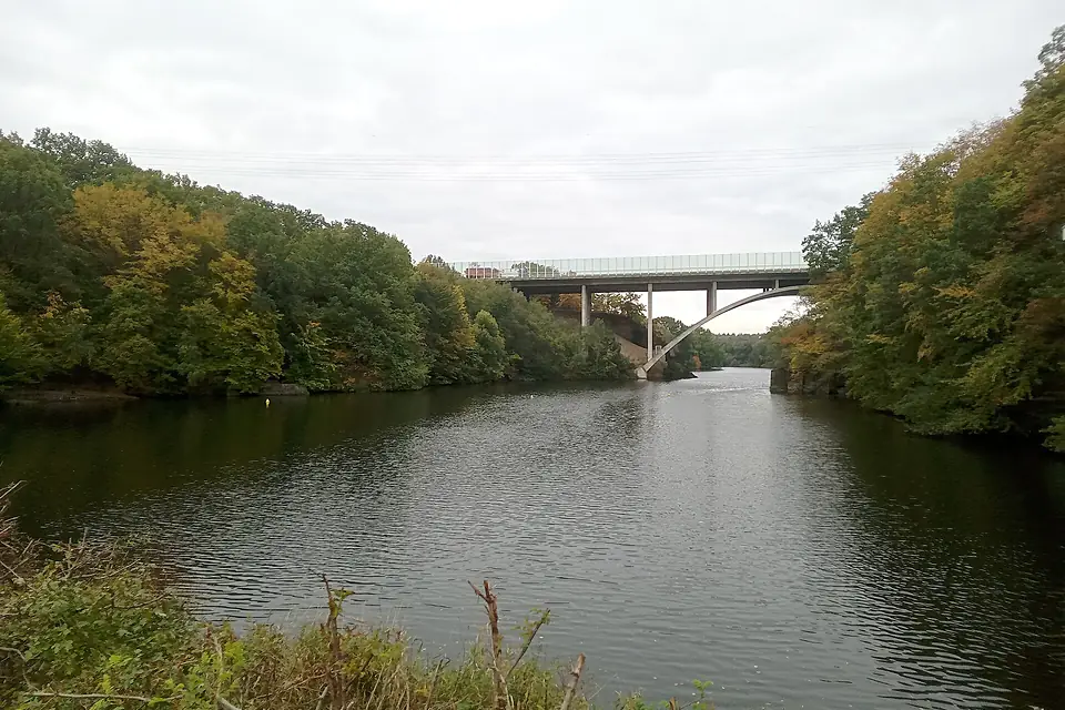 Autobahnbrücke der A4 über die Spree nahe der Talsperre Bautzen (1)
