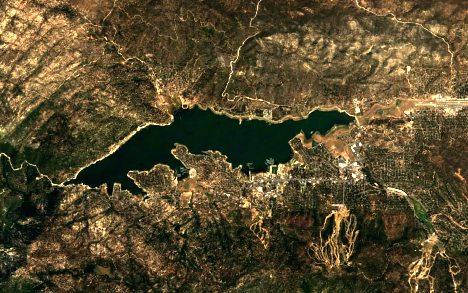 Big Bear Lake seen from space (Sentinel-2)
