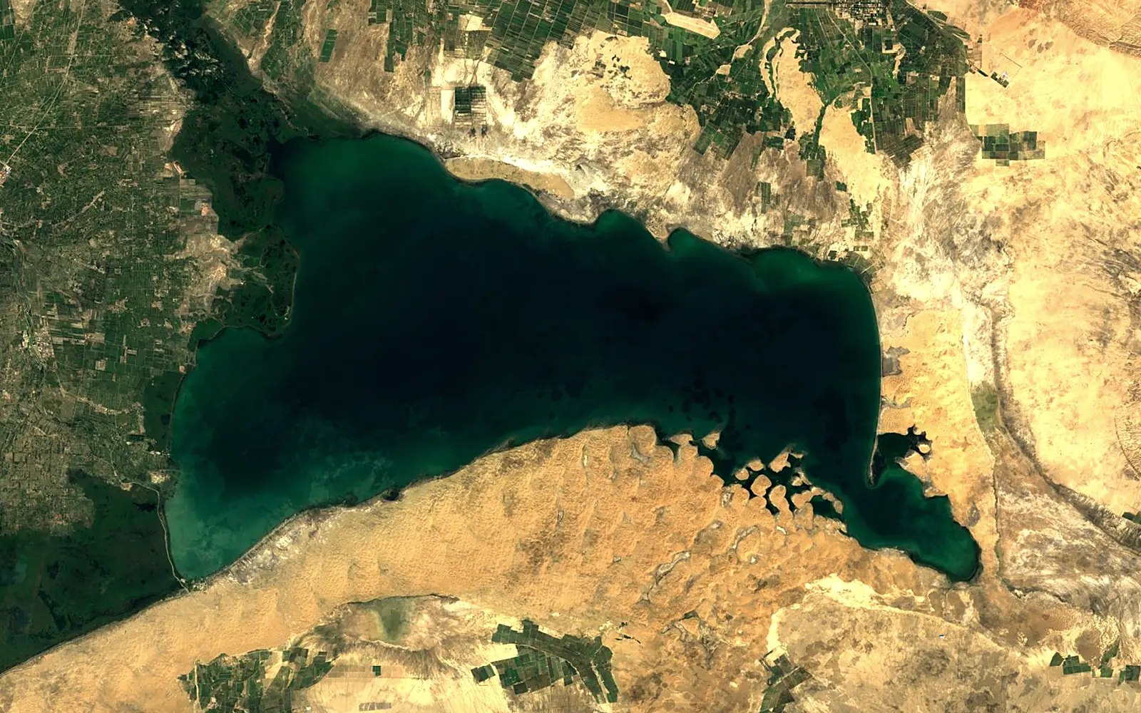 Bosten Lake seen from space (Sentinel-2)