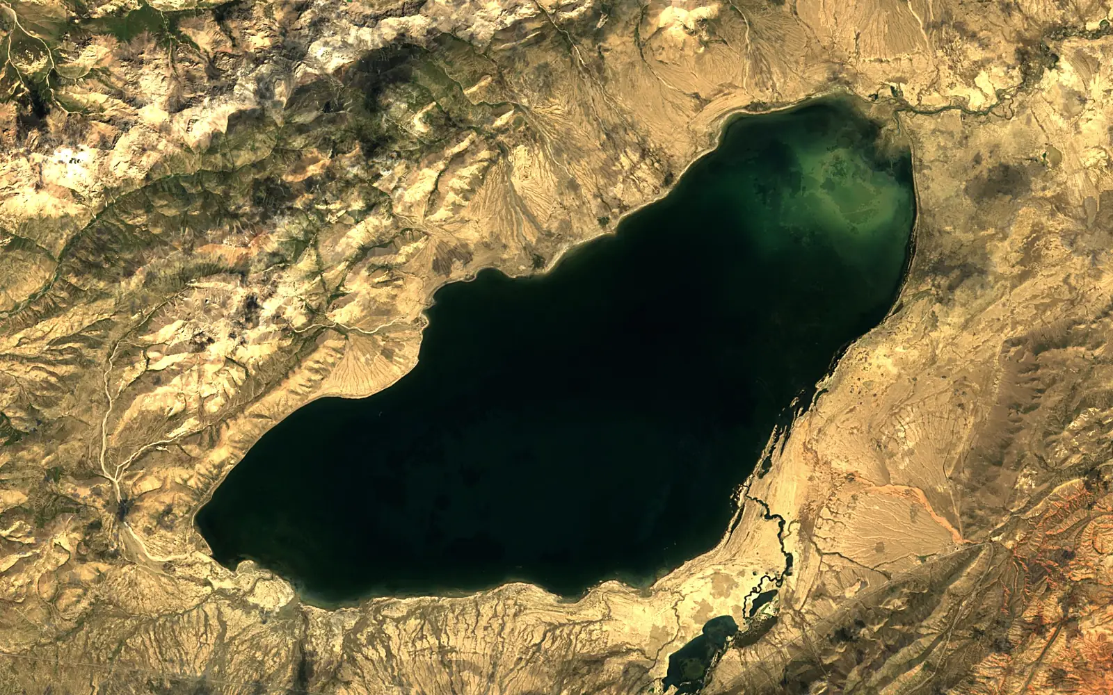Chatyr-Kul seen from space (Sentinel-2)
