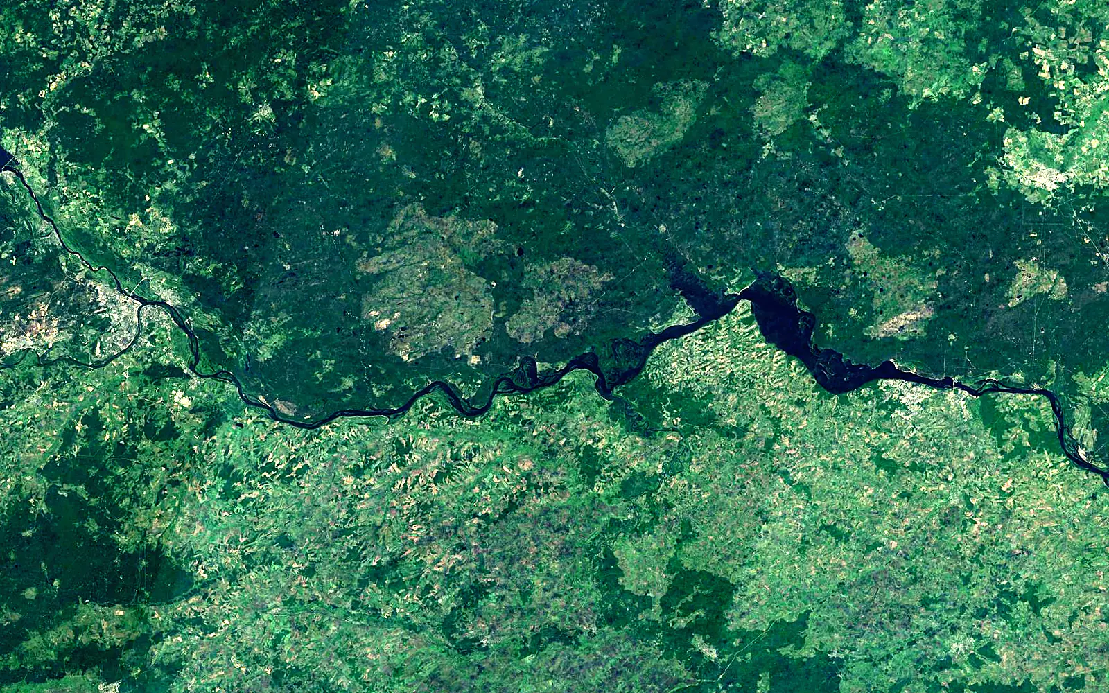 Cheboksary Reservoir seen from space (Sentinel-2)