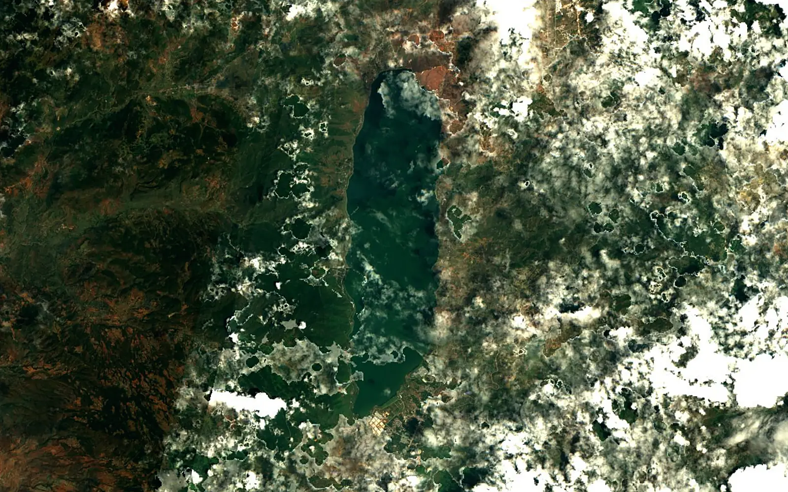 Chenghai Lake seen from space (Sentinel-2)