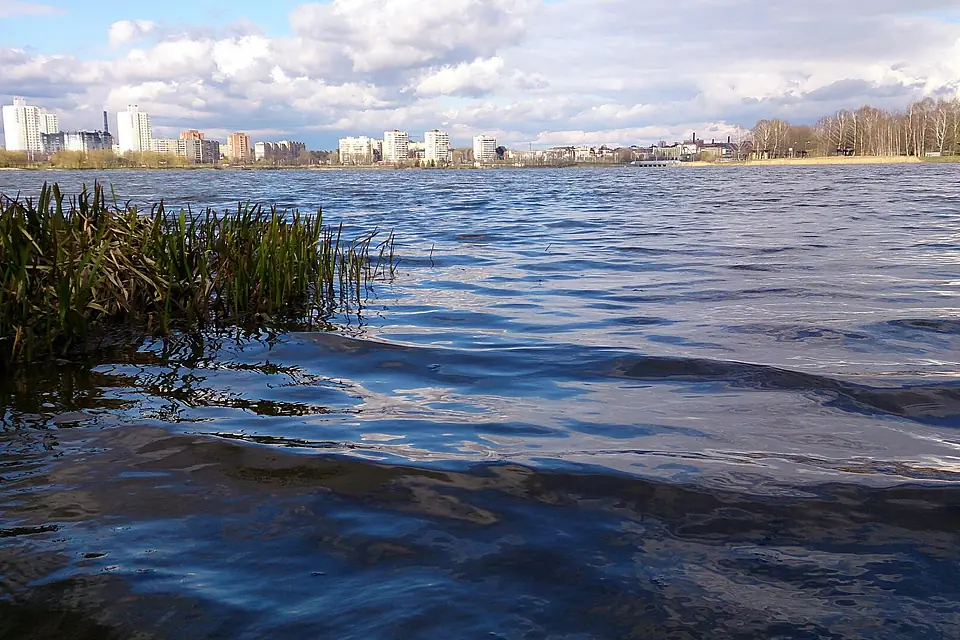Big water from peninsula in Sierabranka. View to Ćyžoŭka settlement - panoramio