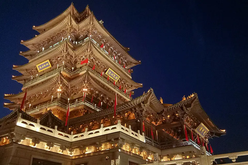 Chaoran Tower, Daming Lake, Jinan in October 2019