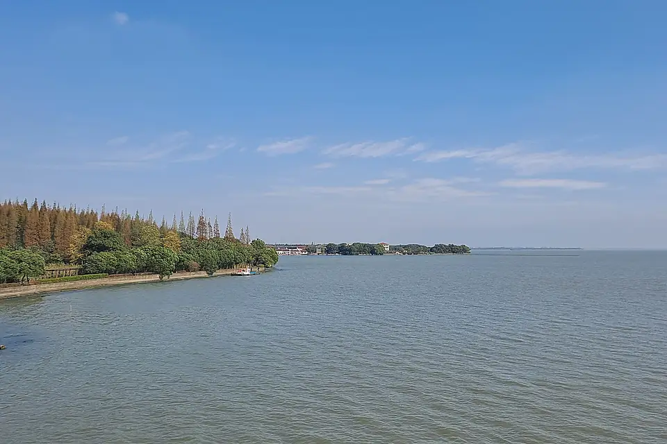 Dianshan Lake 1