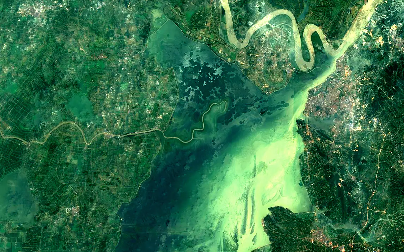 Dongting Lake seen from space (Sentinel-2)