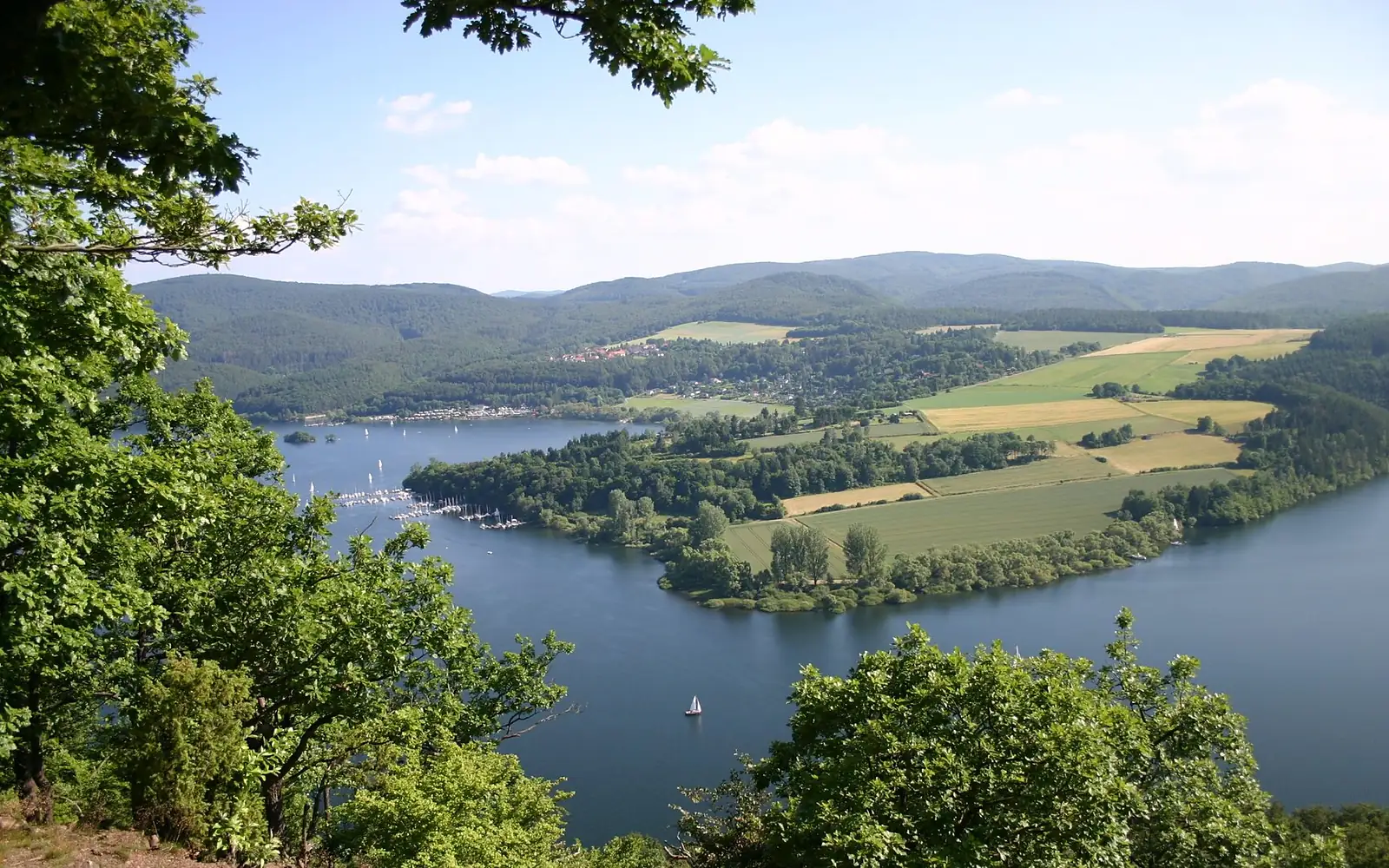 Edersee-Schoene-Aussicht auf Bringhausen