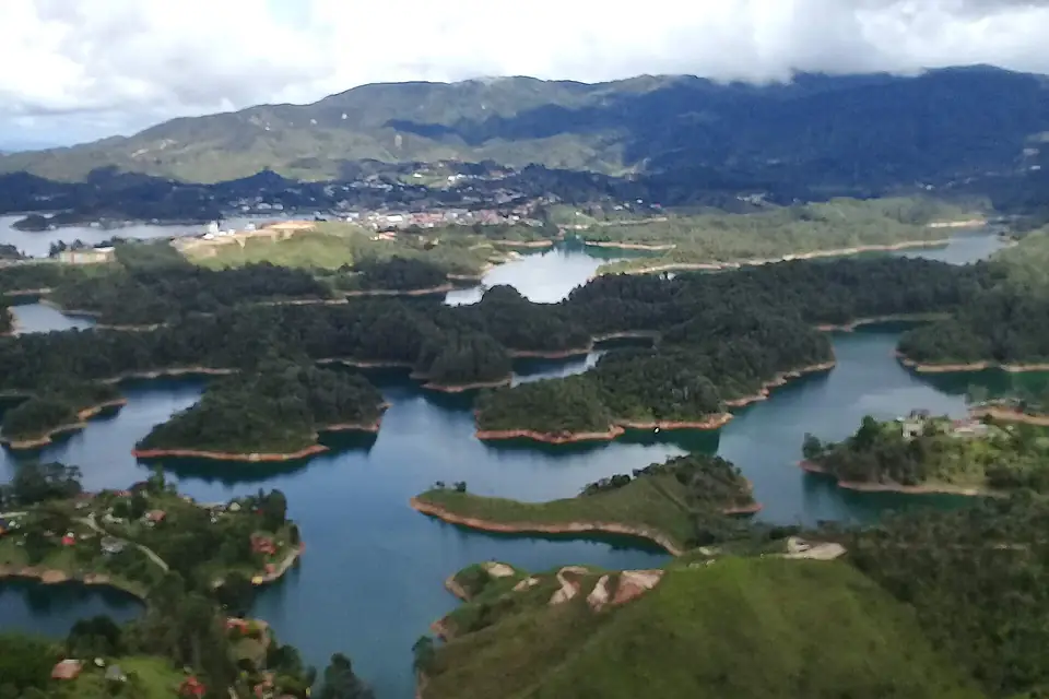 El Embalse Peñol-Guatapé