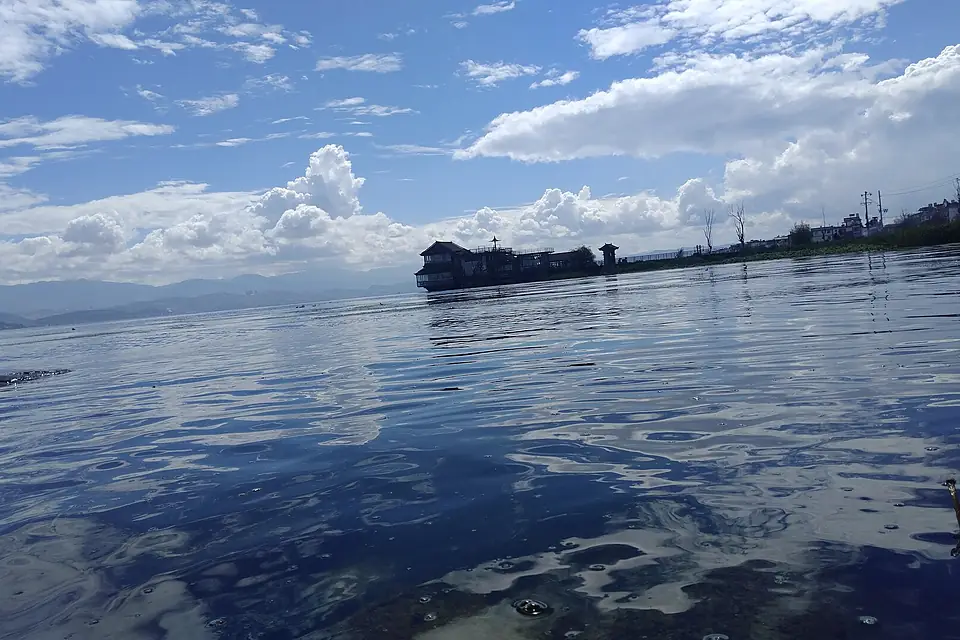 Erhai (Lake) 洱海, Yunnan, China - 37500553710