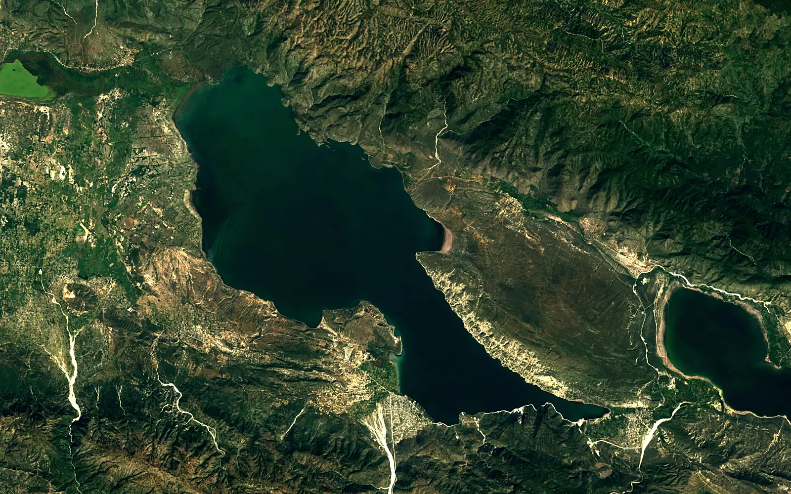 Étang Saumâtre seen from space (Sentinel-2)