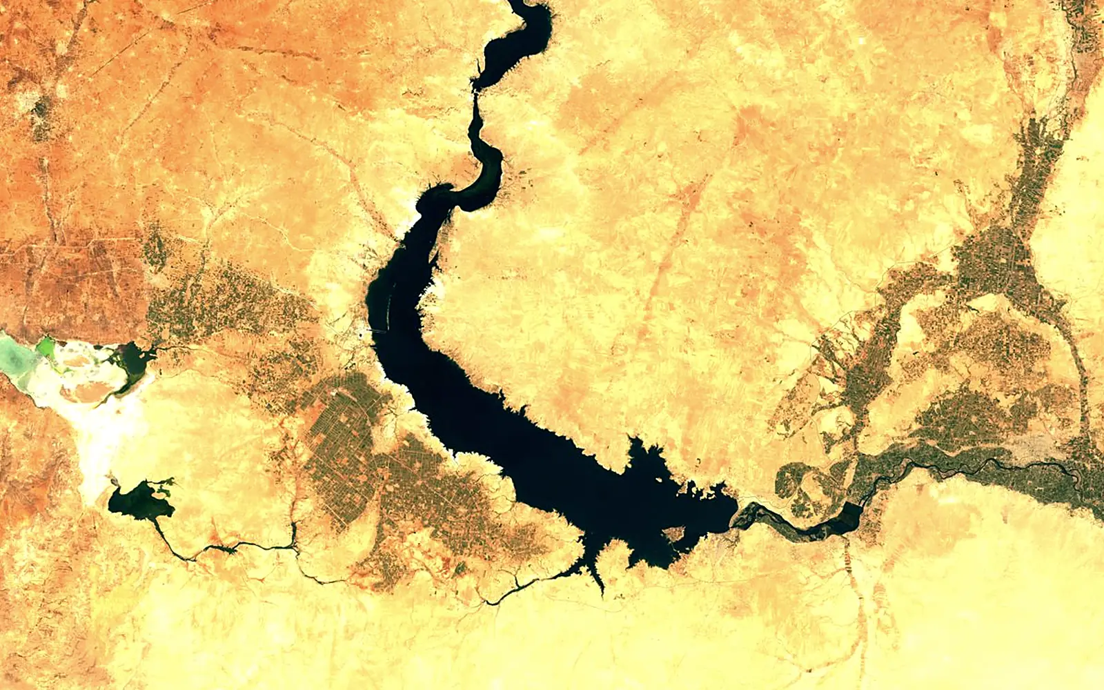 Euphrates Lake seen from space (Sentinel-2)