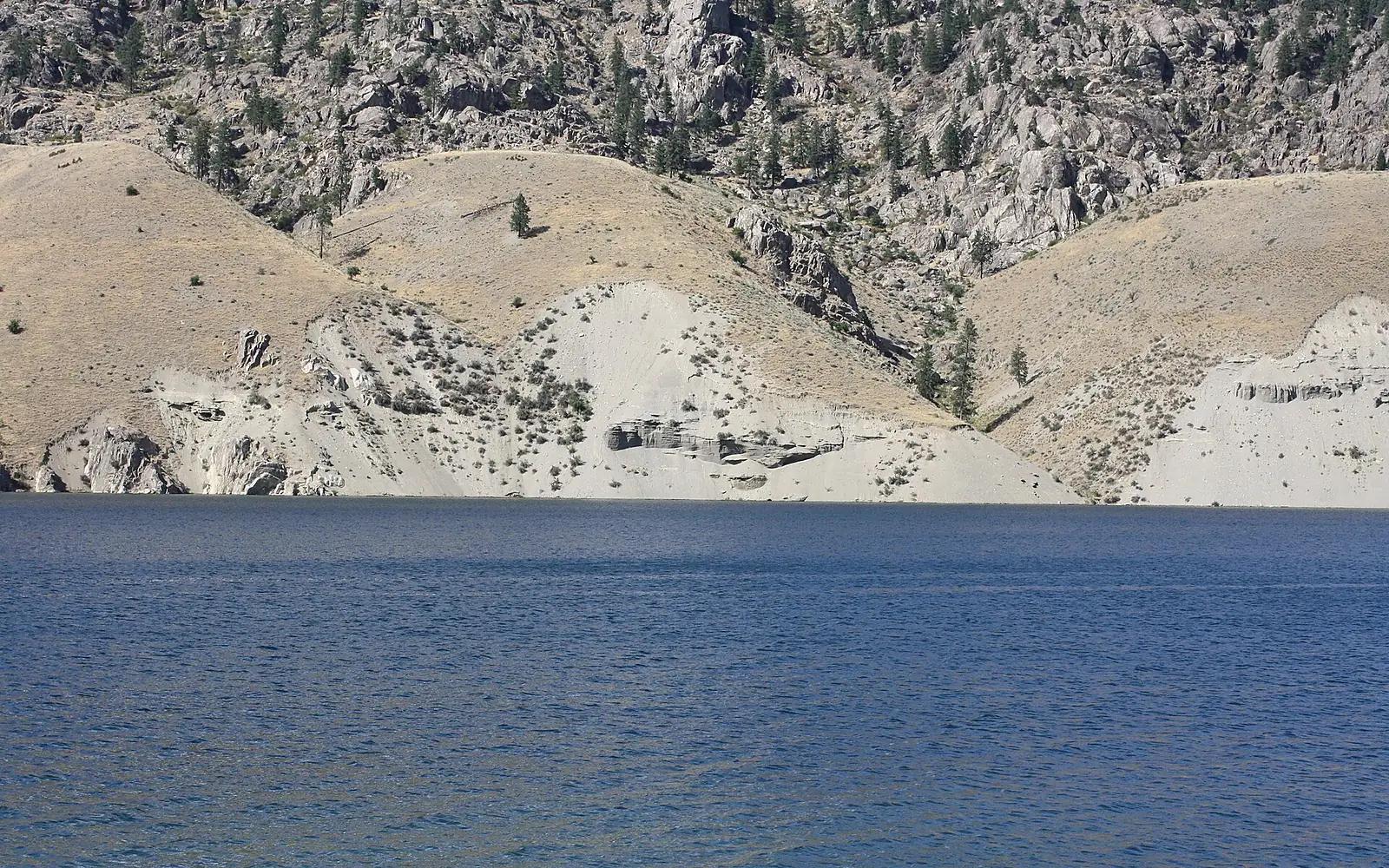 A view across Lake Roosevelt (4ea3001e-4465-4989-90c1-87e81b7b63c6)