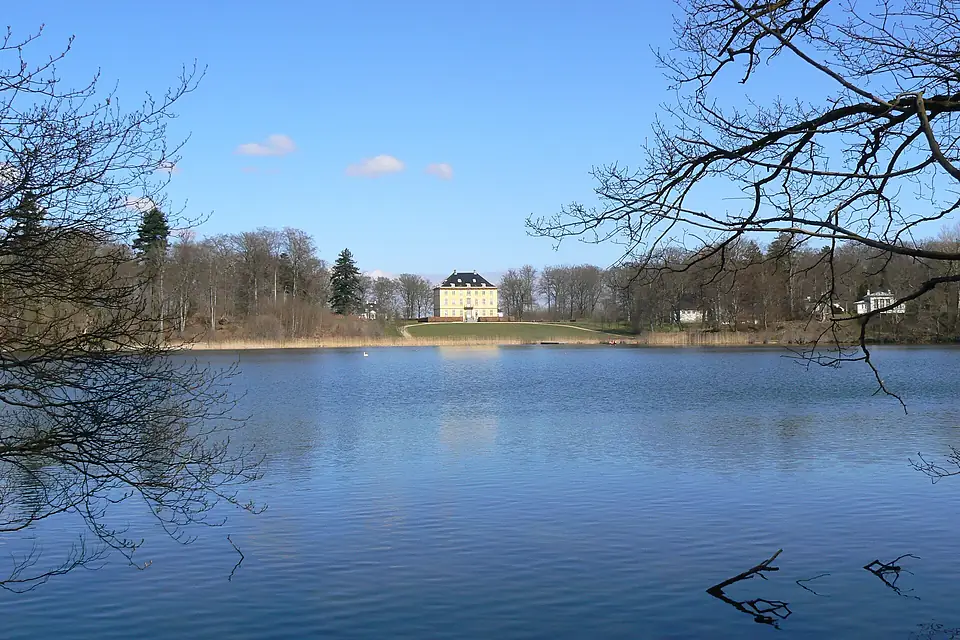 Næsseslottet - distant view
