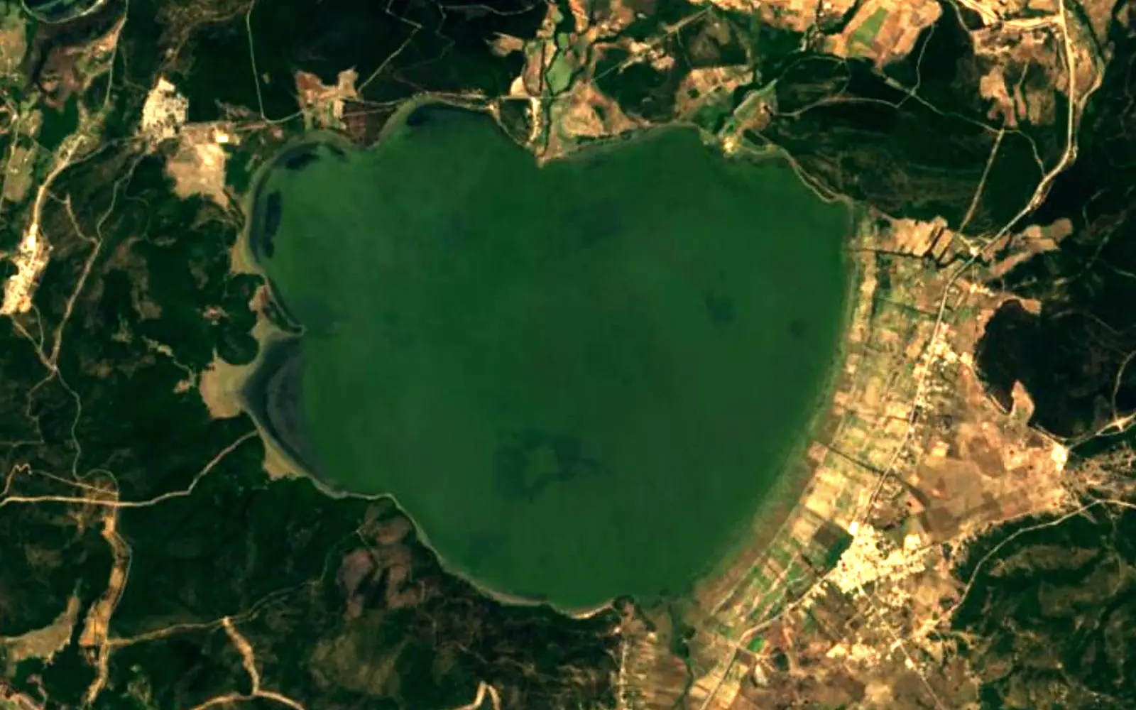 Ga'raet el Oubeïra seen from space (Sentinel-2)