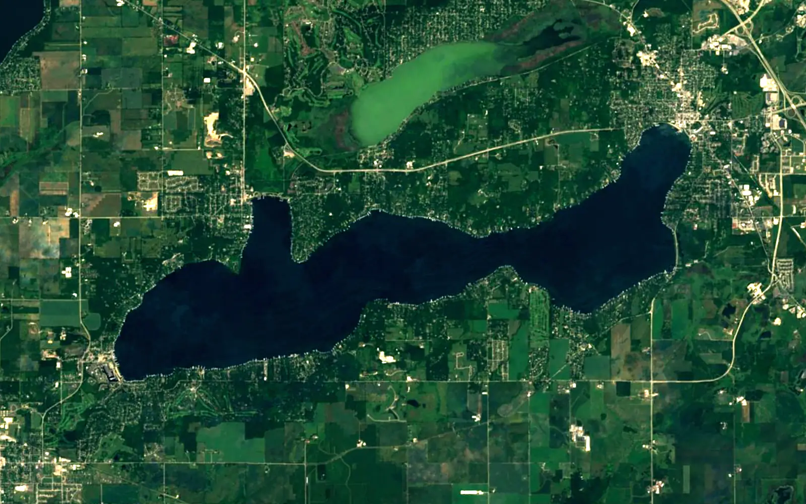 Geneva Lake seen from space (Sentinel-2)