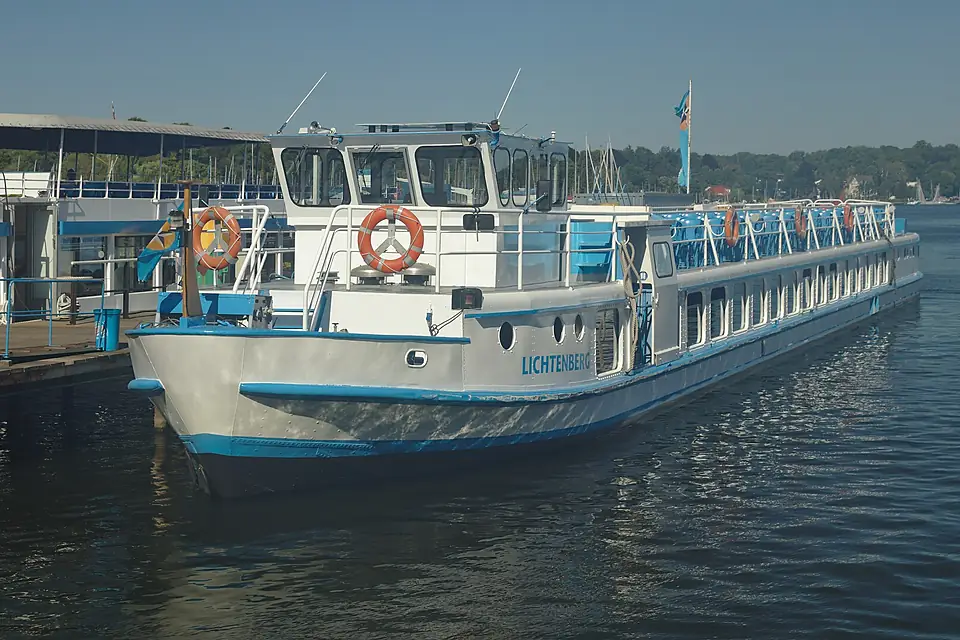 2018-08-07 DE Berlin-Steglitz-Zehlendorf, Großer Wannsee @ Ronnebypromenade, Lichtenberg 05604100 (49717368346)