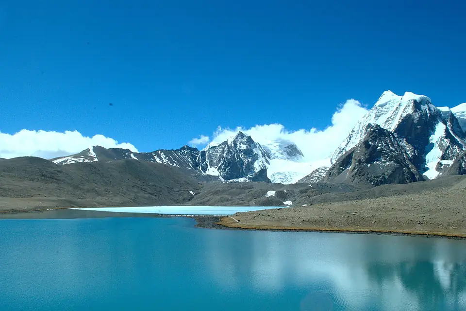 Gurdomangar Lake
