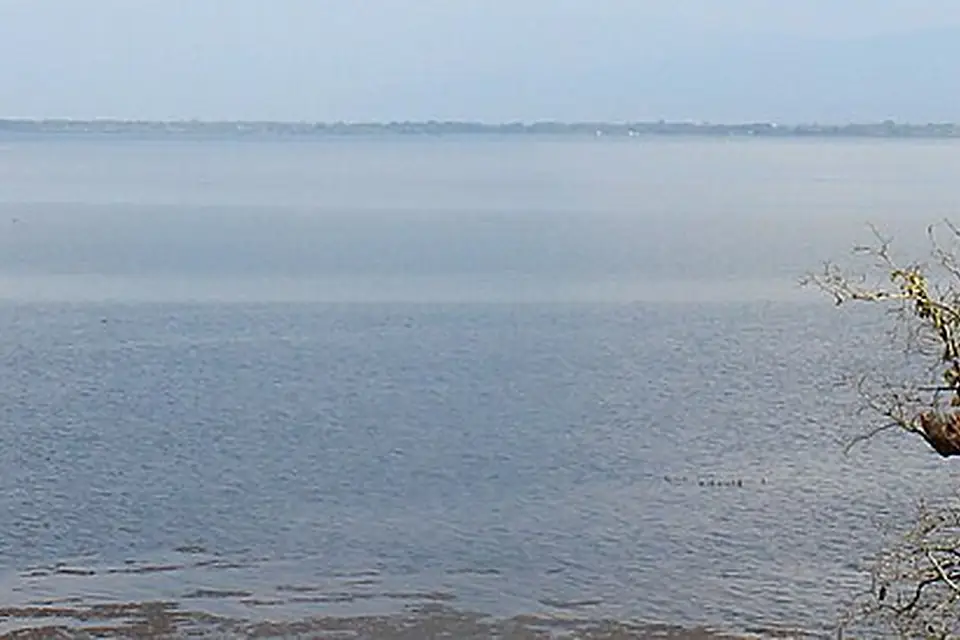 Indawgyi (cropped)