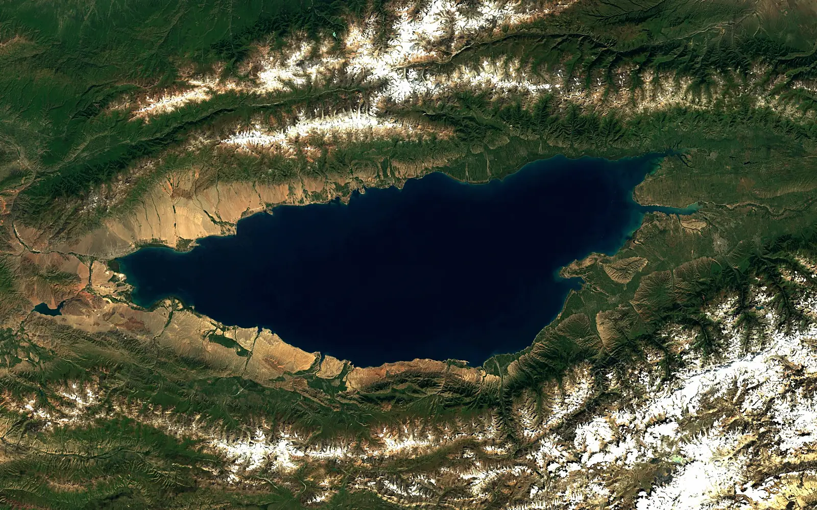 Issyk-Kul seen from space (Sentinel-2)