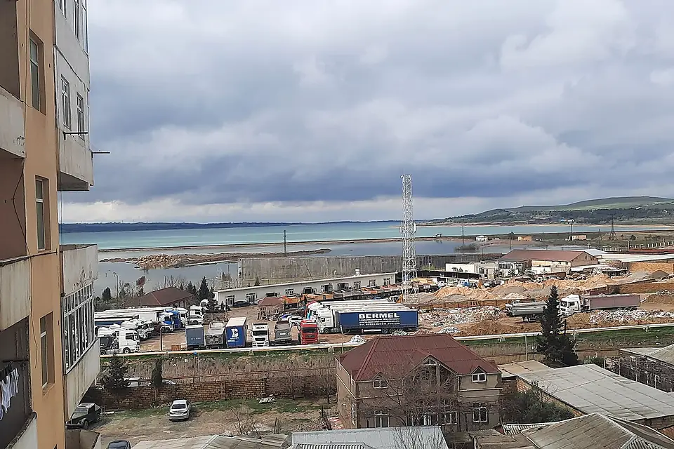 View of Ceyranbatan lake from Xırdalan (26993)