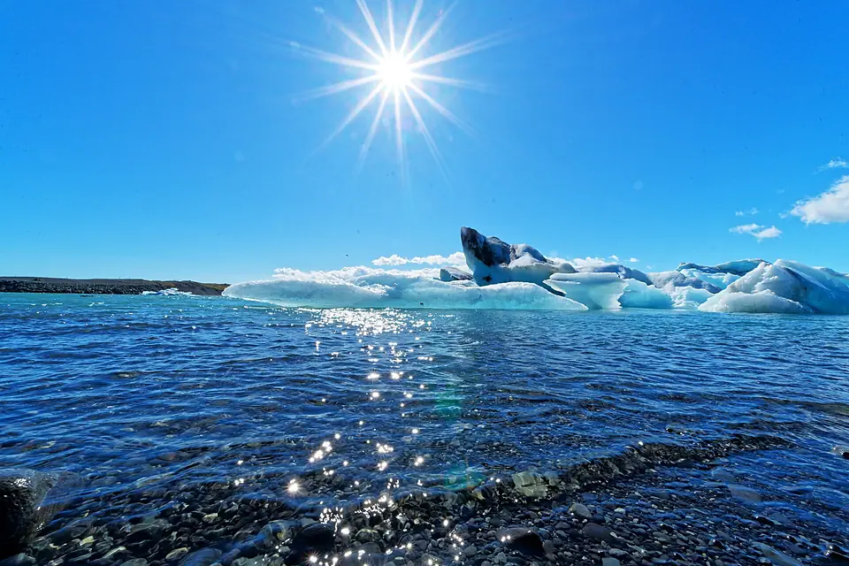 +Jökulsa´rlo´n, die berühmteste Gletscherlagune Islands. 02