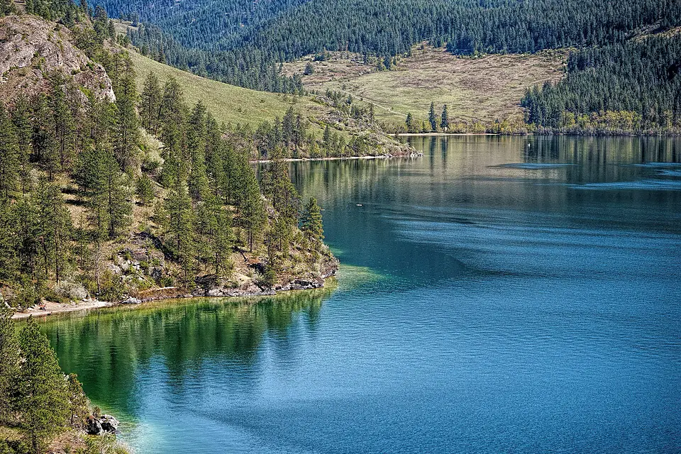 Nature's colour palette, Kalamalka Lake