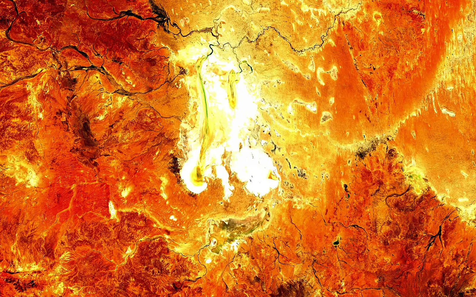 Kati Thanda–Lake Eyre seen from space (Sentinel-2)
