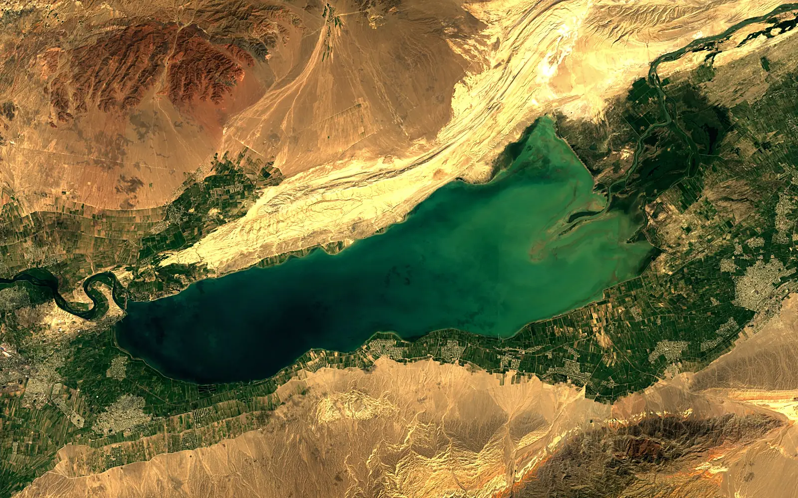 Kayrakkum Reservoir seen from space (Sentinel-2)