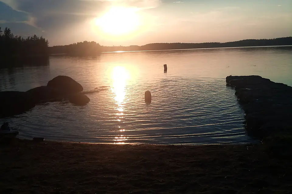 Aurinko laskee länteen . Sunset - panoramio