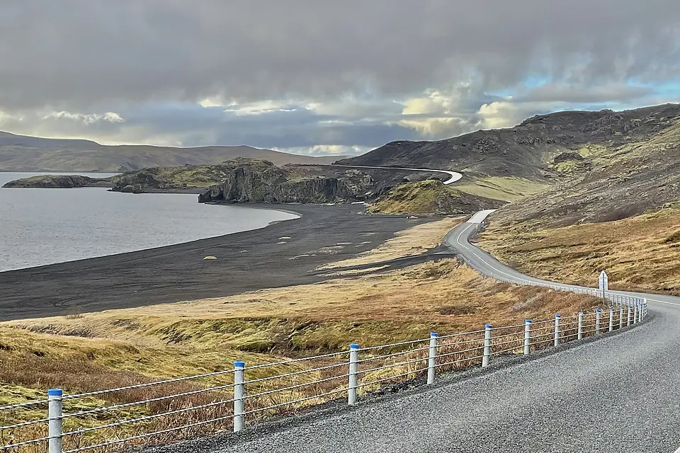 Iceland, Grindavíkurbær (03), Road 42, Kleifarvatn