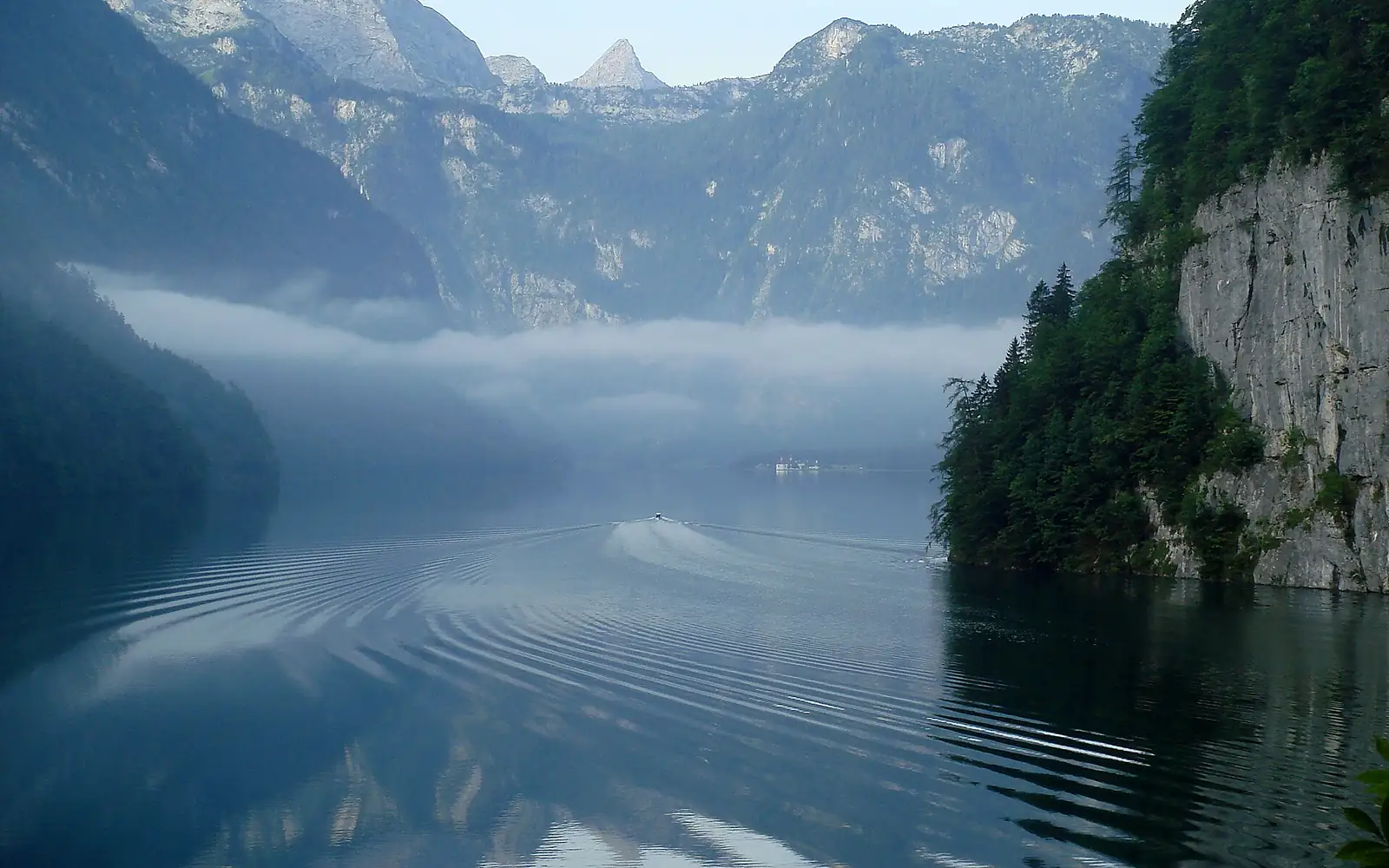 070107-Konigssee-dramaticwake