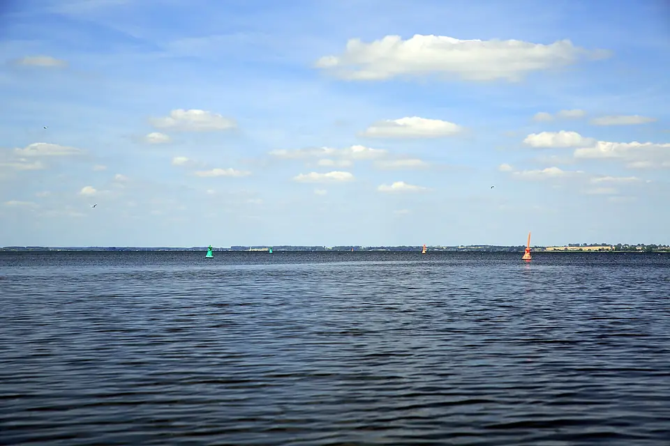 J20 498 Kummerower See, Fahrwasser