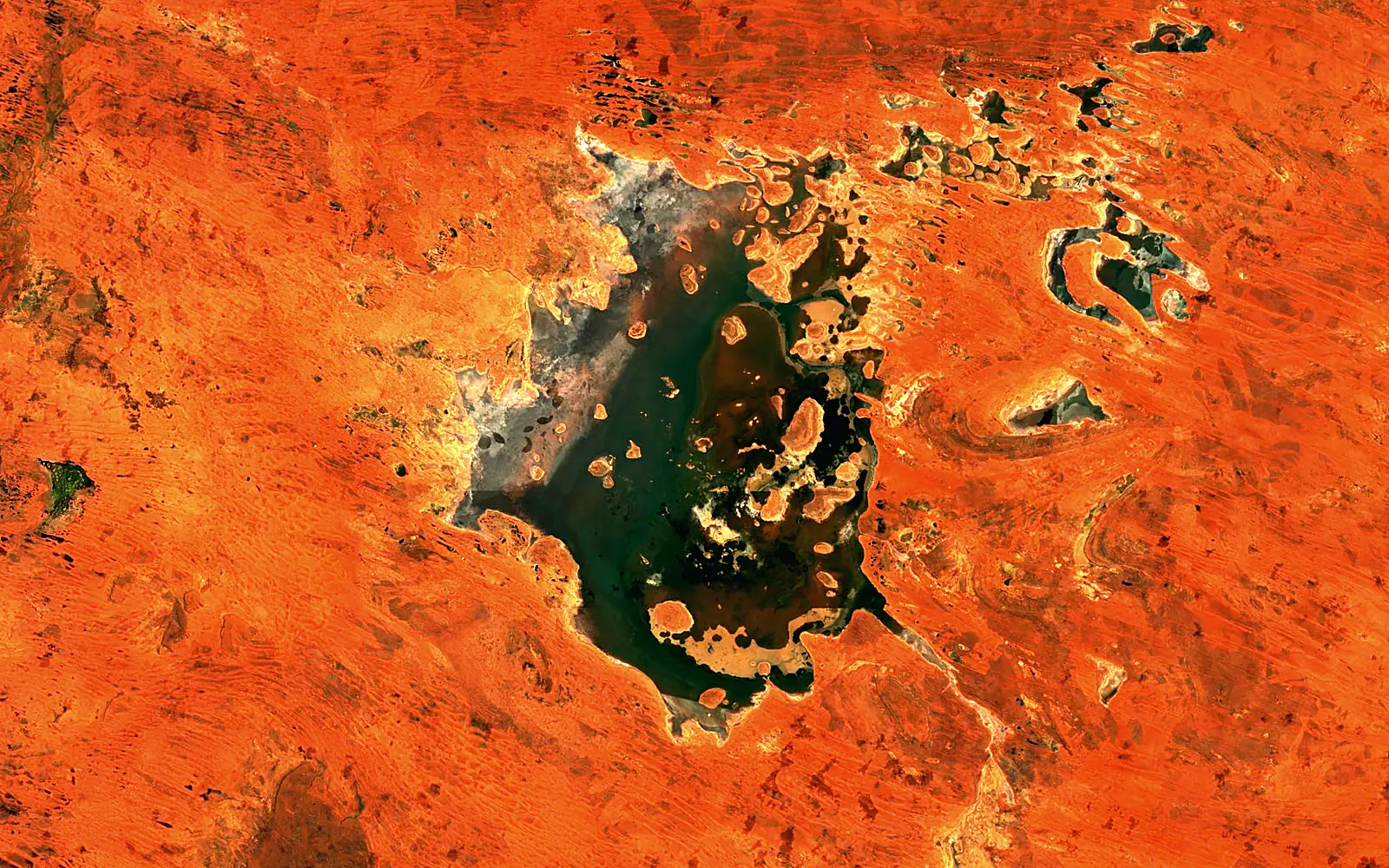 Kumpupintil Lake seen from space (Sentinel-2)