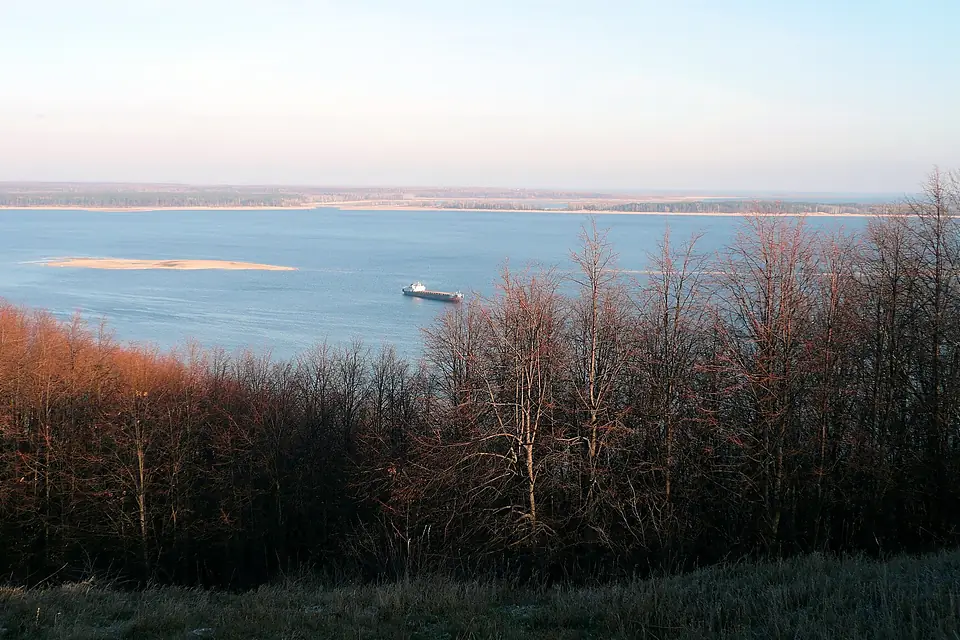 Grounded in the Kuibyshev reservoir. November 2010. Мели на Куйбышевском водохранилище.Ноябрь 2010 - panoramio