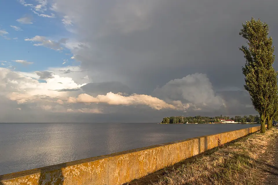 Dramatic view - panoramio