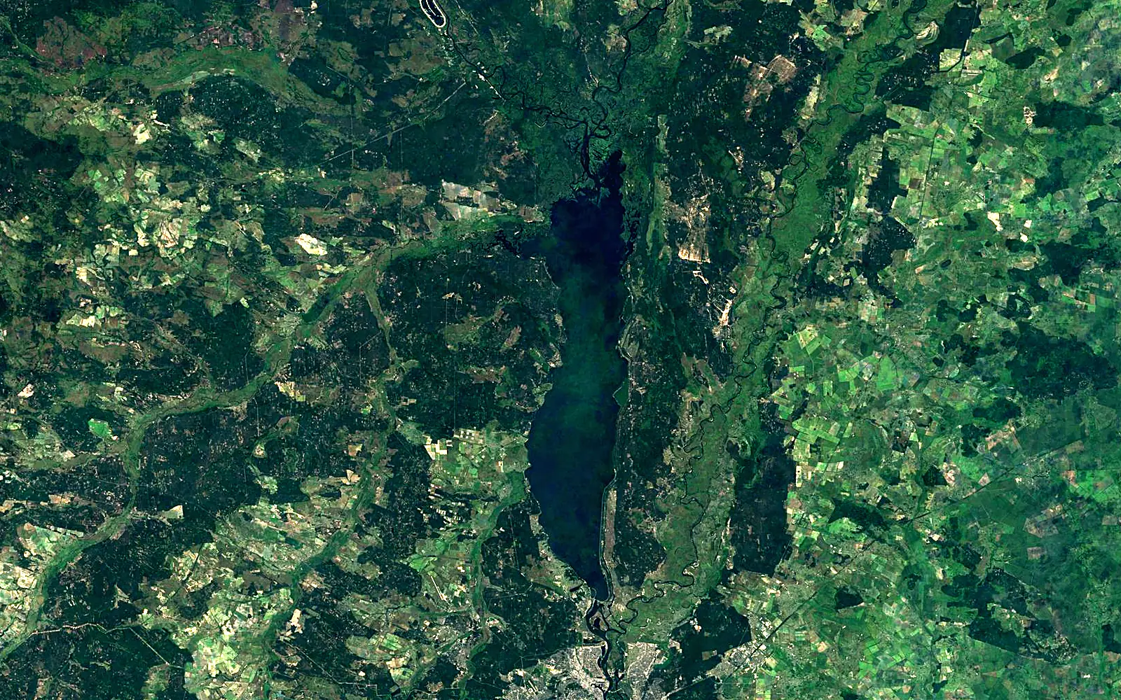 Kyiv Reservoir seen from space (Sentinel-2)