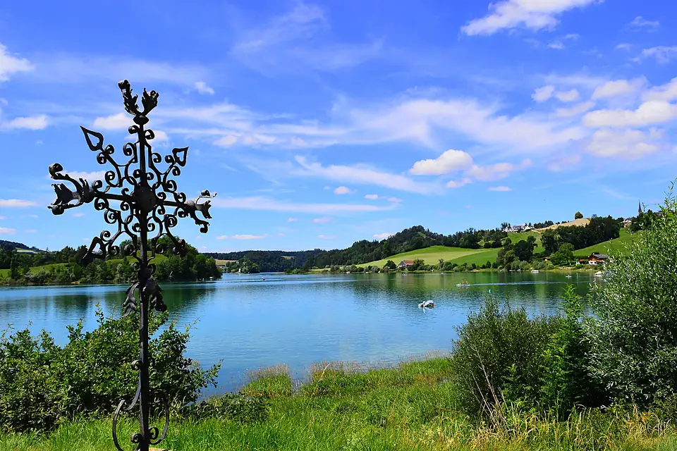 Der Greyerzersee bei Pont-la-Ville