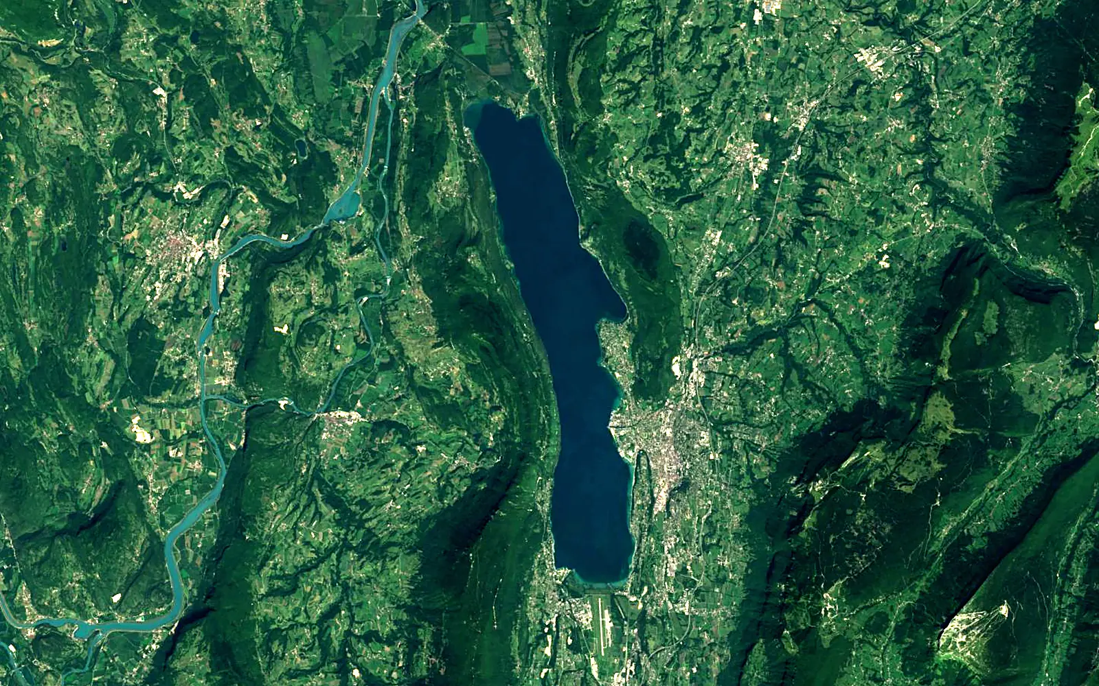 Lac du Bourget seen from space (Sentinel-2)