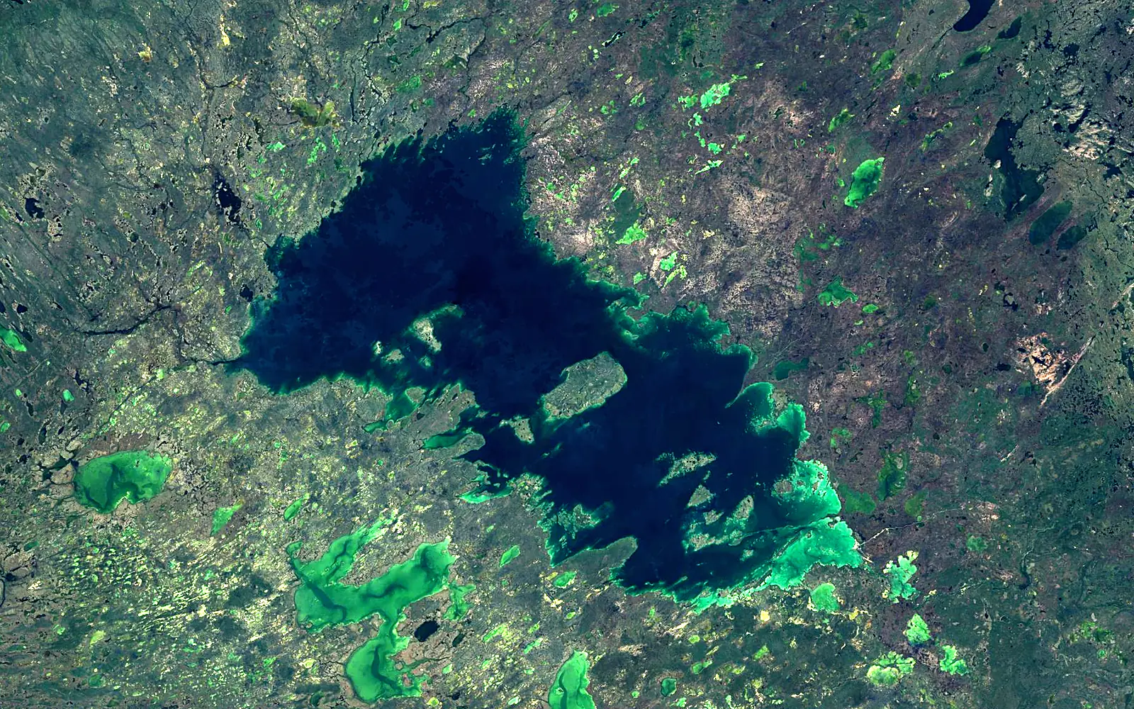 Lac La Martre seen from space (Sentinel-2)