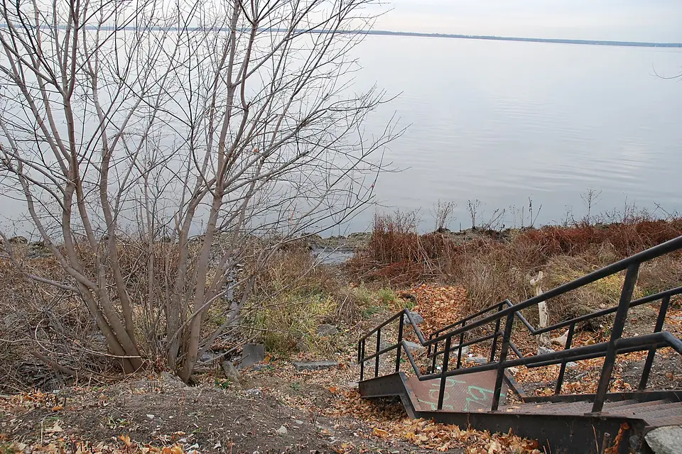 Accès à l'eau, chemin du Bord-du-Lac avenue Ovide (Pointe-Claire) (8534904182)