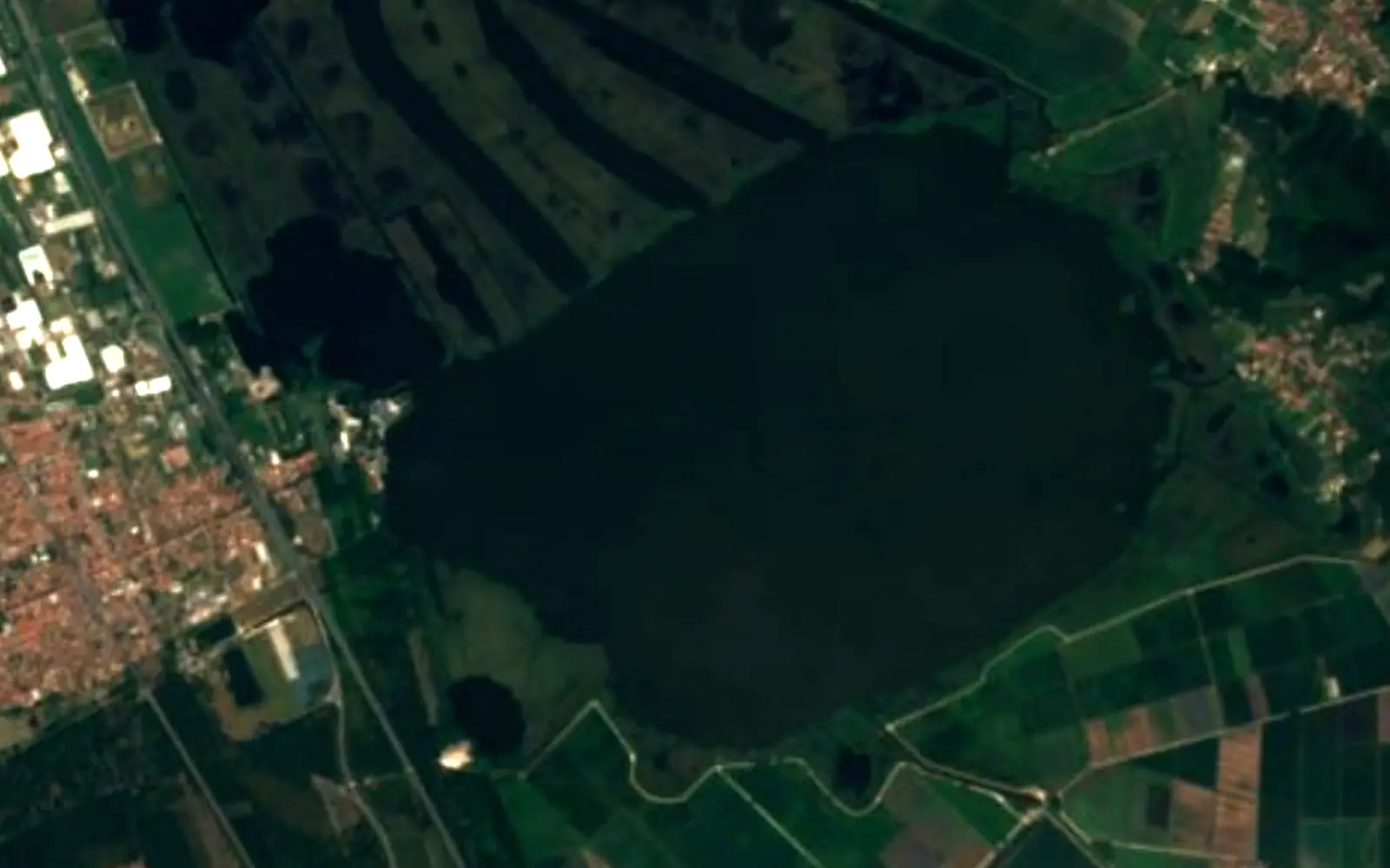 Lago di Massaciuccoli seen from space (Sentinel-2)