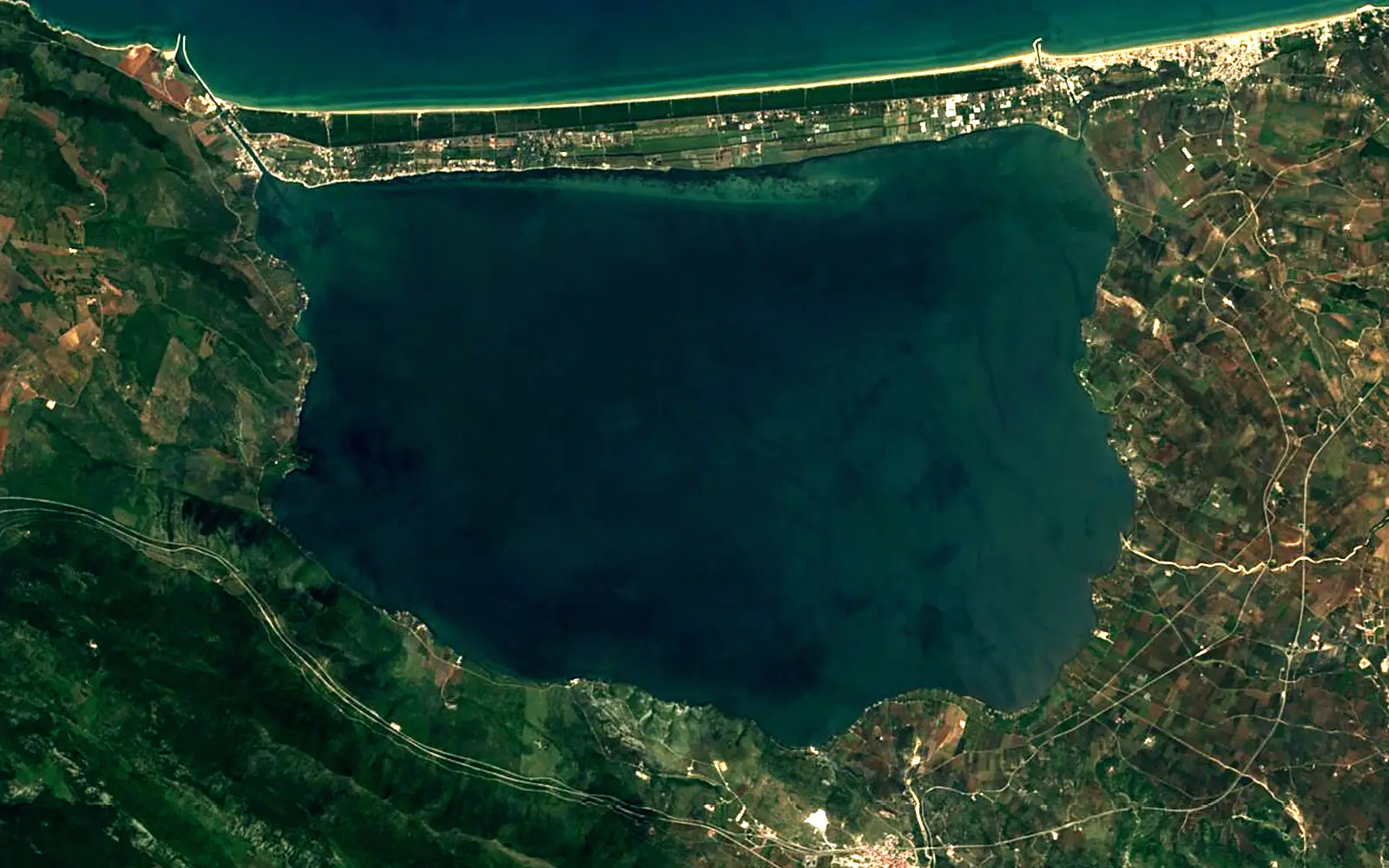 Lago di Varano seen from space (Sentinel-2)