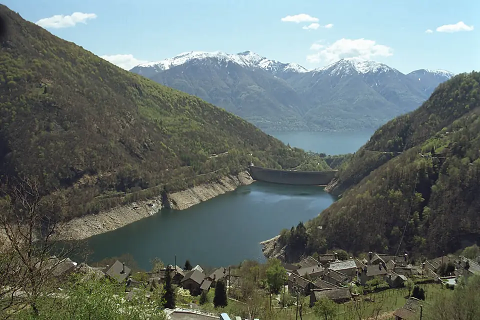 Lago di Vogorno Mergoscia