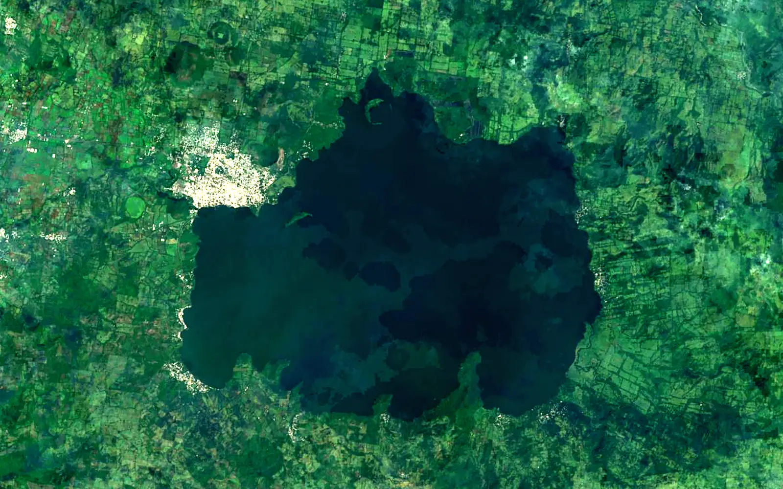 Laguna Catemaco seen from space (Sentinel-2)